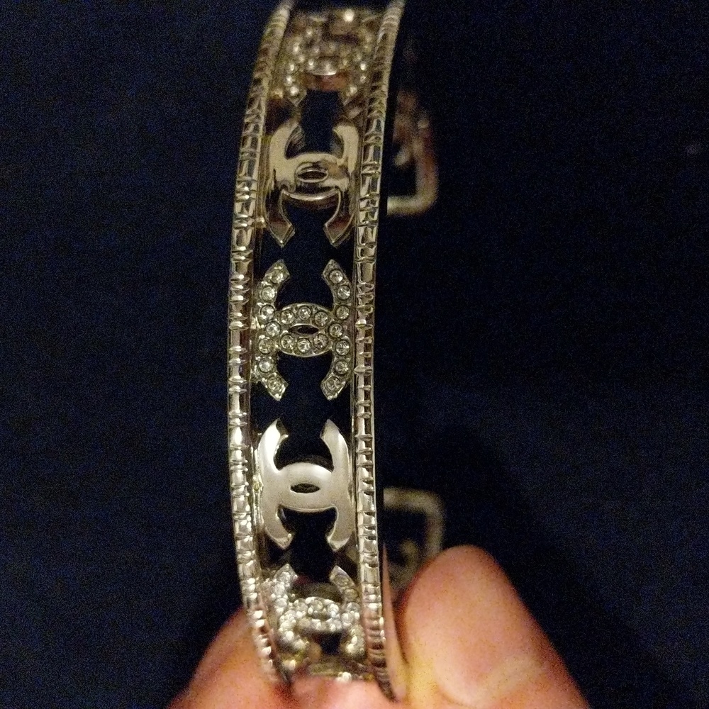 Chanel cuff - Picture 11 of 13